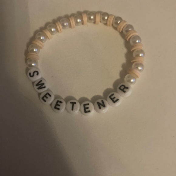 Ariana Grande Albums Bracelet Set - Picture 7 of 10